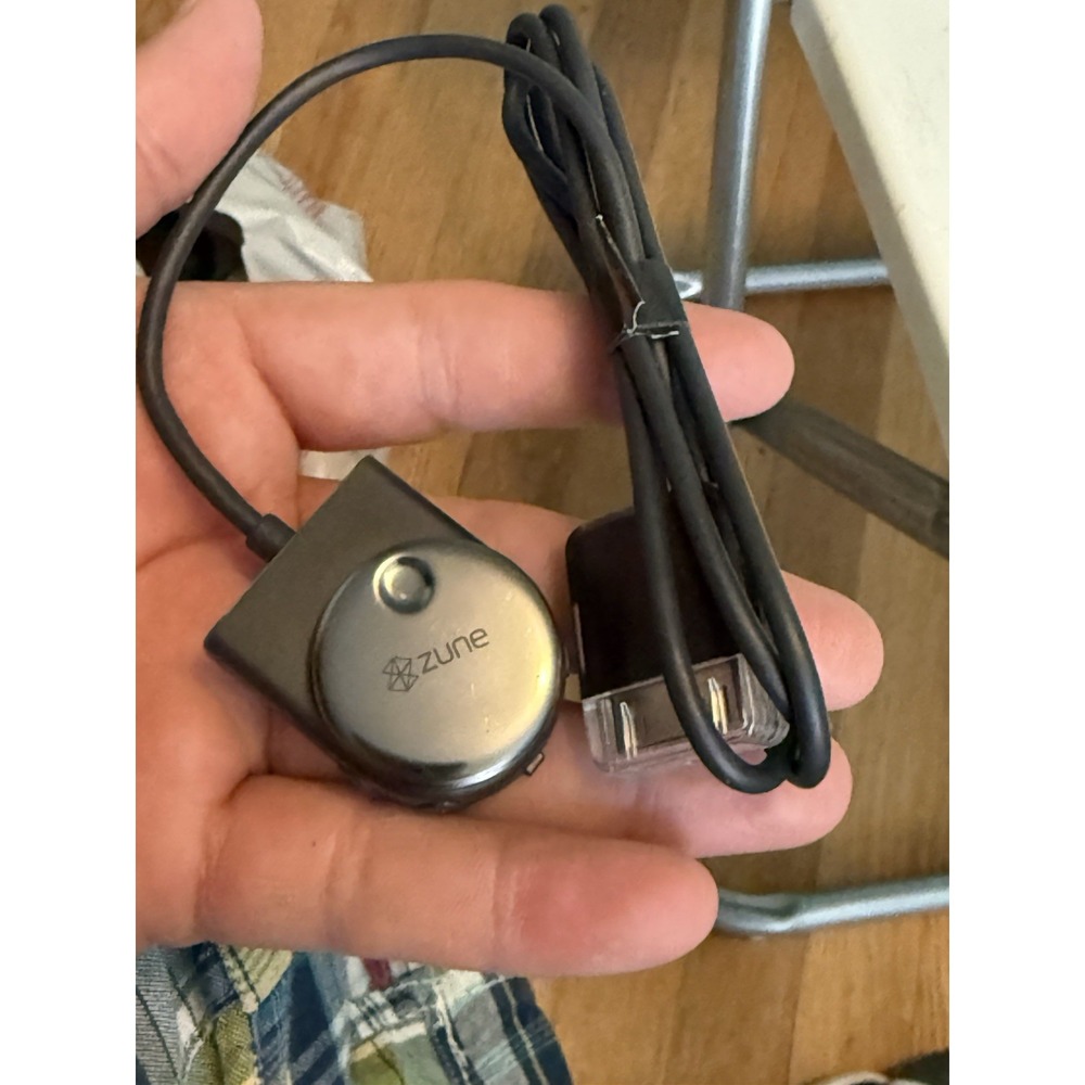 Microsoft Zune Dual Connection Sharing Remote Control Rare for MP3, New No Box